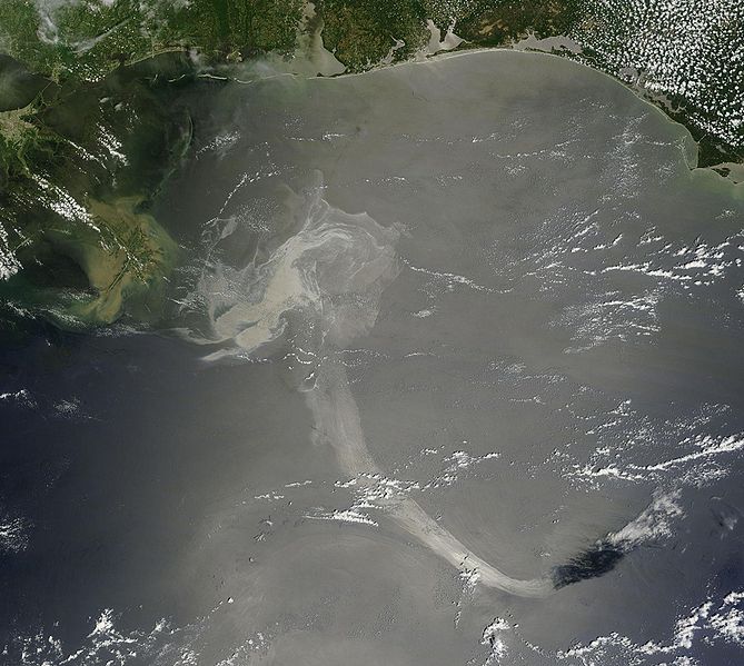 669px-Gulf_of_Mexico_oil_spill_May_17_cropped