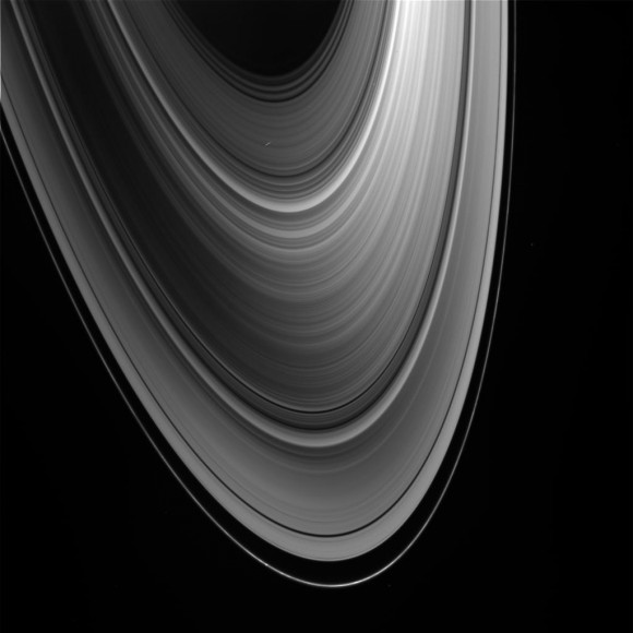 saturn-rings-580x580