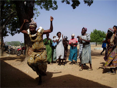 ghanaian-women-dancing