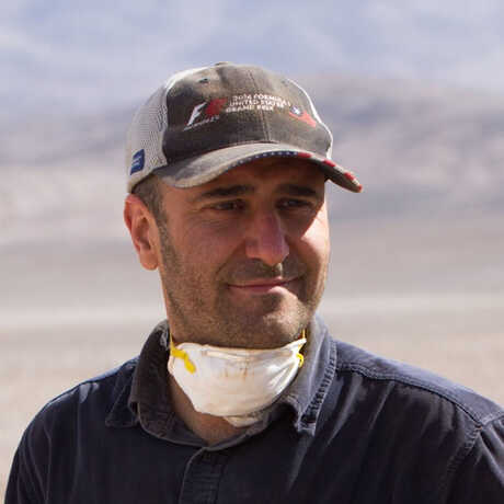Alfonso Davila studies the habitability of extreme locations on Earth